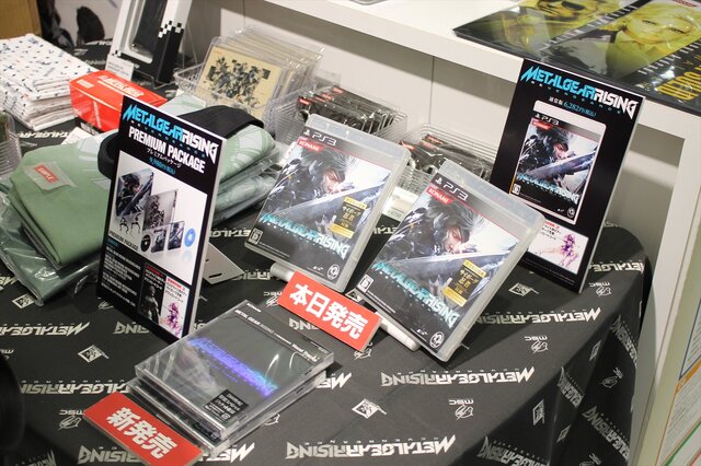 開店前から行列も！遂に発売した『METAL GEAR RISING』販売店舗の様子をお届け