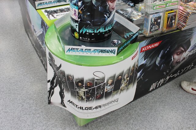 開店前から行列も！遂に発売した『METAL GEAR RISING』販売店舗の様子をお届け