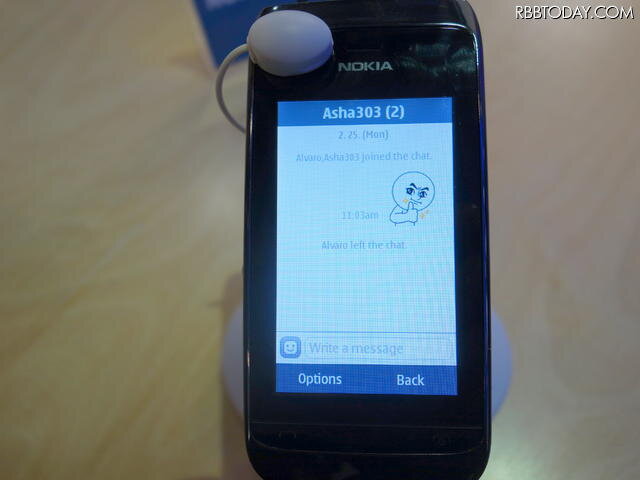 【MWC 2013】体験版LINEをインストールした「Asha」　ノキアブースで発見