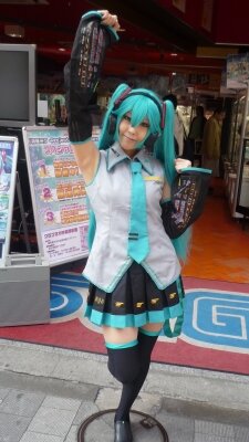 『初音ミク -Project DIVA- F』発売記念抽選会レポ ― 内海プロジェクトマネージャーインタビューも