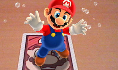 本体を近づけると驚きます