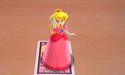 呼びかけると手を振ってくれますぞ