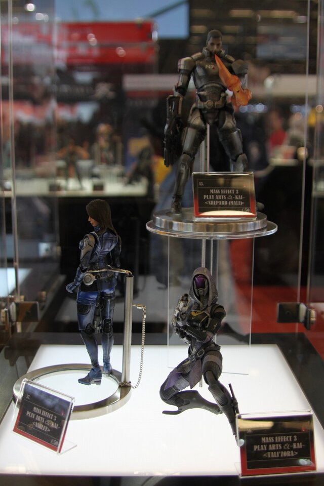 【ジャパンエキスポ2013】多数の「PLAY ARTS改」製品を展示、スクウェア・エニックスブース