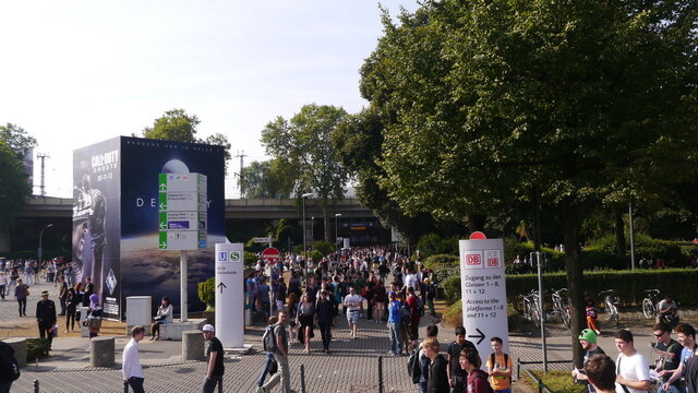 GC 13: gamescom 2013の一般デーが本日開幕、会場付近の熱気をフォトレポートでお届け