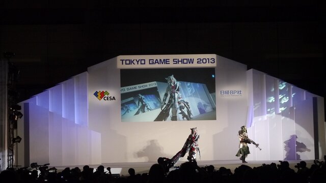 【東京ゲームショウ2013】一般公開初日のコスプレイベント「Cosplay Collection Night @ TGS」レポート