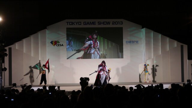 【東京ゲームショウ2013】一般公開初日のコスプレイベント「Cosplay Collection Night @ TGS」レポート