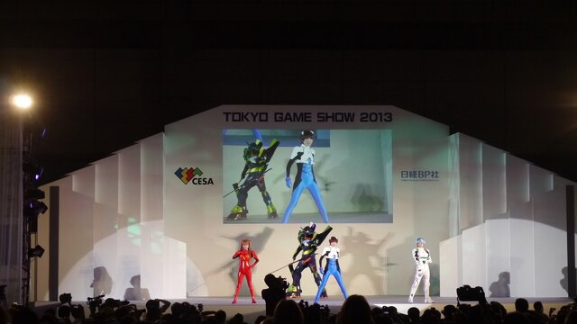 【東京ゲームショウ2013】一般公開初日のコスプレイベント「Cosplay Collection Night @ TGS」レポート