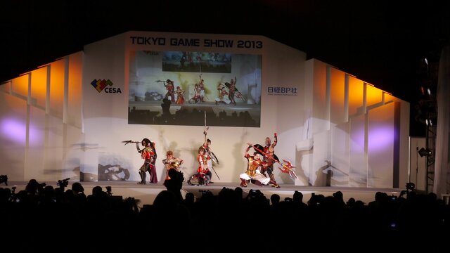 【東京ゲームショウ2013】一般公開初日のコスプレイベント「Cosplay Collection Night @ TGS」レポート