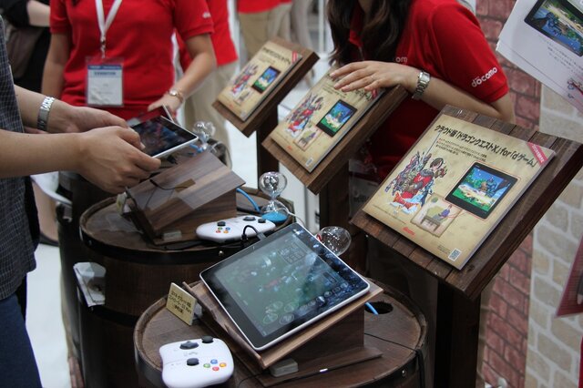 【CEATEC 2013】メタルスライムでできた「ドラクエスマホ」をチェック！クラウド版『ドラゴンクエストX』も体験