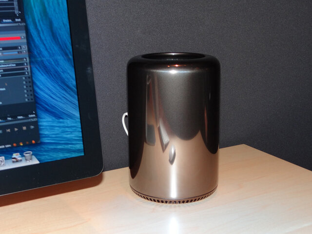 12月発売予定の「Mac Pro」。国内での販売価格は318,800円からを予定