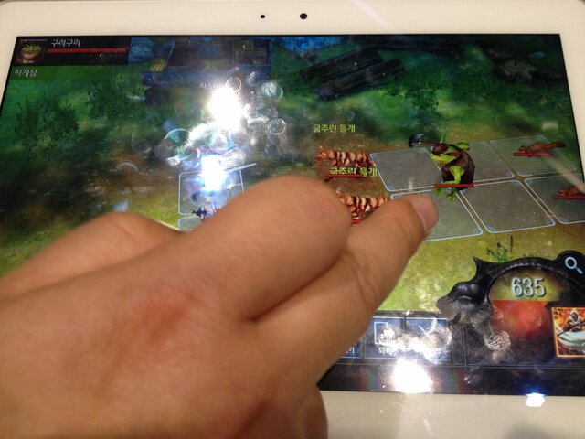 【G-STAR 2013】ネクソンが放つスマホ向けMMORPG『LEGION Of HEROES』をプレイレポート ― ターン性のバトルに秘められた戦略性とは