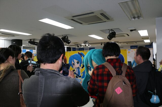 『初音ミク Project mirai 2』体験会はミクダヨー降臨でアイドル撮影会に!?『ぷよぷよ』とのコラボ経緯からビッグエコーとのコラボルーム視察レポート