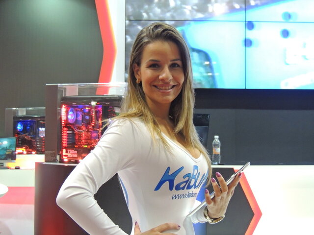 【2013年末企画】編集部が2013年に撮影した世界中のコンパニオン&コスプレイヤー写真を一挙公開