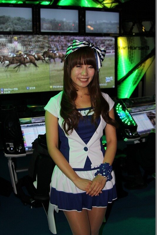 【JAEPO 2014】会場を彩るコンパニオンのお姉さまをチェック「やっぱりゲーセンは、楽しい！」