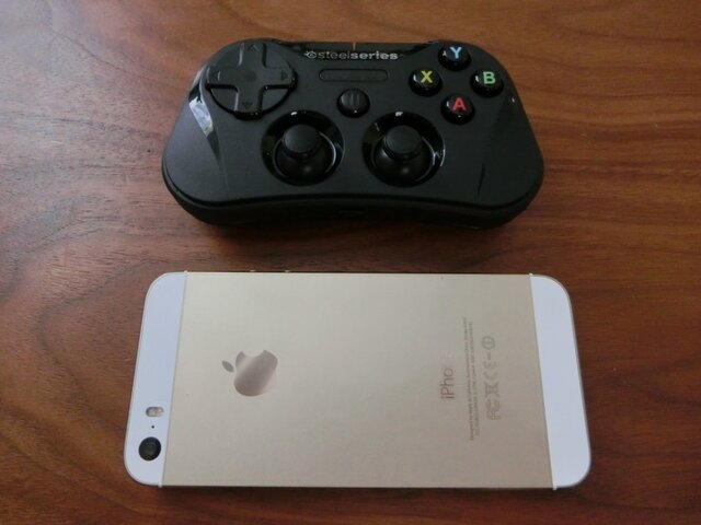 iPhone 5sと同じぐらいの幅です