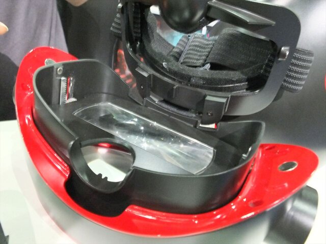 【E3 2014】VR機の新たな対抗馬！？スマートフォンを利用した4way HMD「Cmoar Personal Viewer」