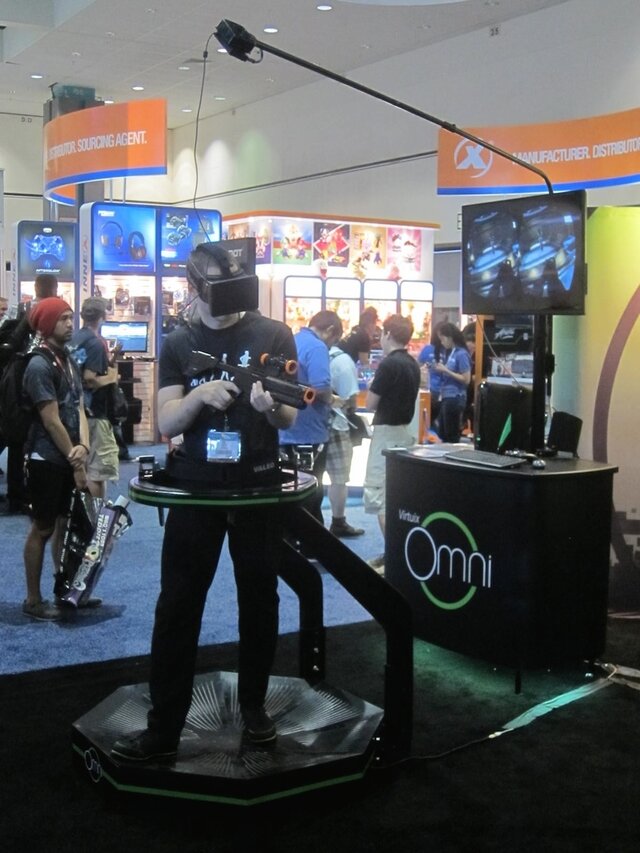 【E3 2014】究極のVRゲーム体験を提供する「オムニ」を試してみた