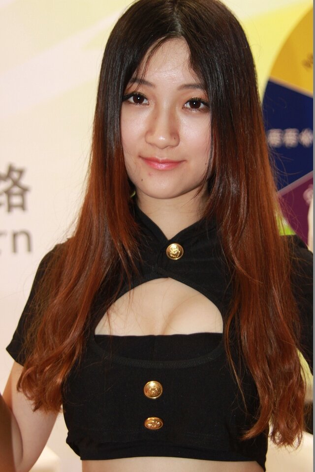 【China Joy 2014】雨の上海、でも熱気十分の会場でお出迎え、美女コンパニオン二日目編