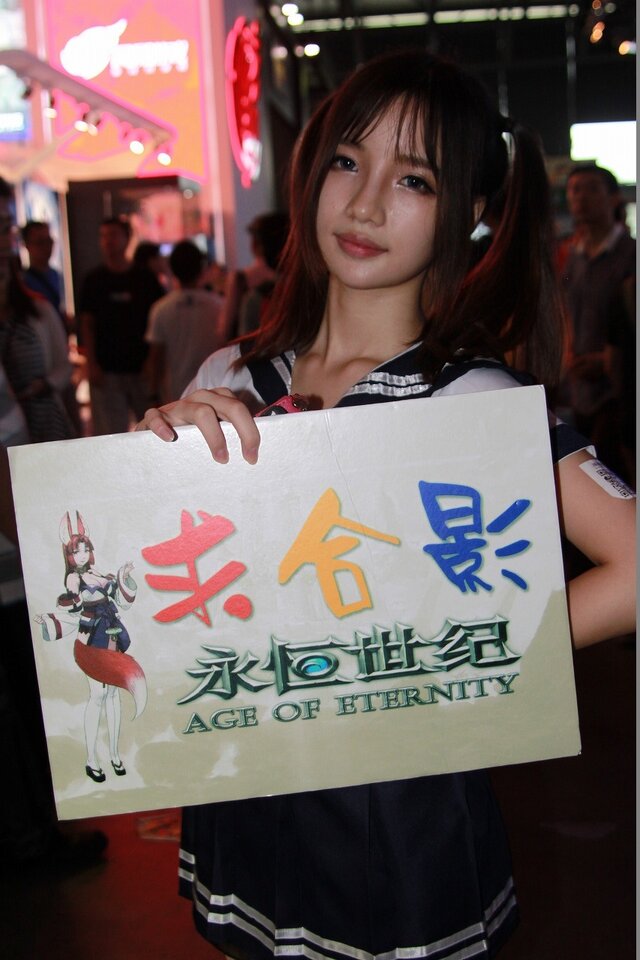 【China Joy 2014】雨の上海、でも熱気十分の会場でお出迎え、美女コンパニオン二日目編