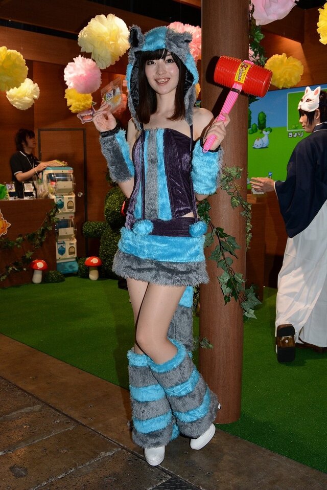 【TGS 2014】出足は好調? ともかく美しいコンパニオンの皆様をご紹介！