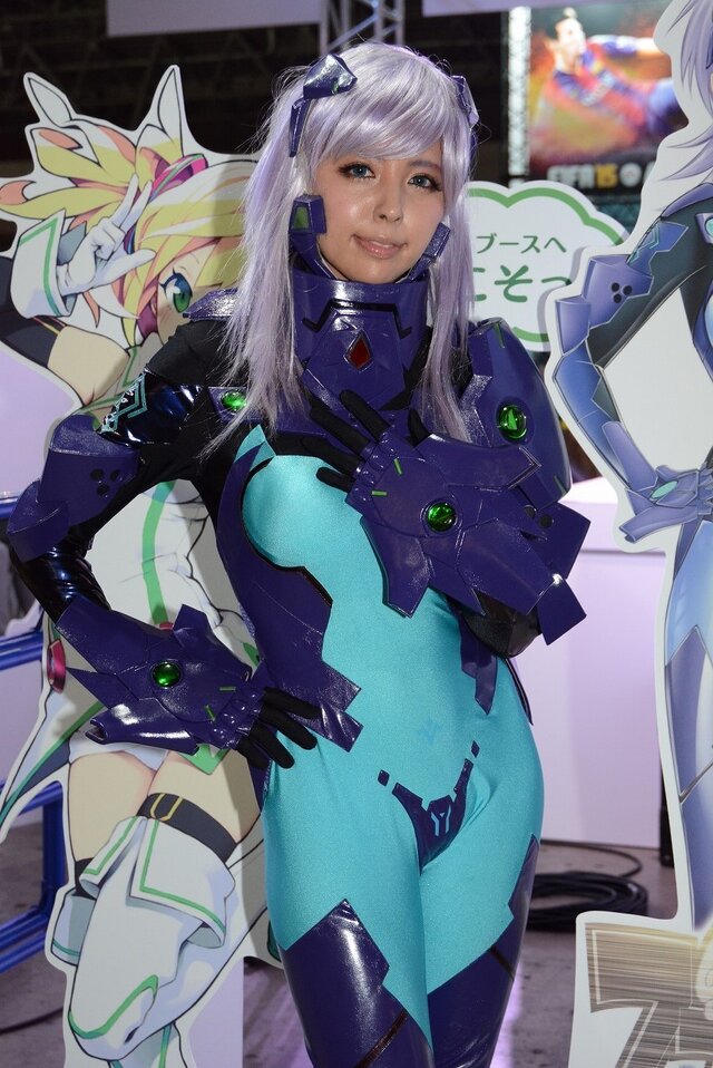 【TGS 2014】出足は好調? ともかく美しいコンパニオンの皆様をご紹介！