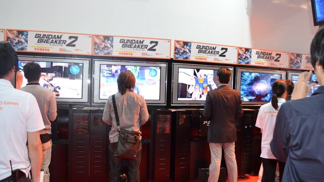 【TGS 2014】バンダイナムコのブースは豪華絢爛！ガンダムもゴジラも神龍もコスプレイヤーも！