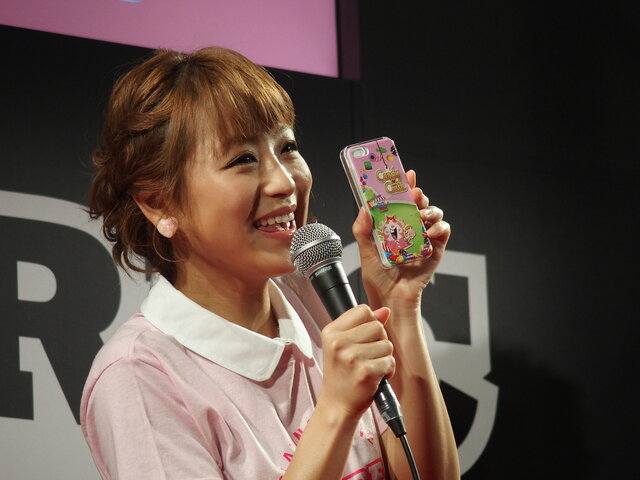 【TGS 2014】スマホゲームを遊んでプレイ動画を投稿！ タレントの鈴木奈々さんも参戦したCyberZブースレポート