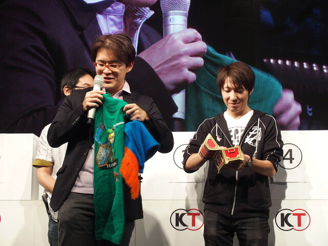 【TGS 2014】勇者リンクはやっぱり強かった！竹若元博さん、田村裕さんも駆けつけた『ゼルダ無双』ゲーム大会