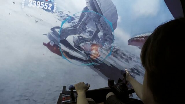 ドーム型AC筐体『スター・ウォーズ:バトル ポッド』実際のプレイシーンが公開