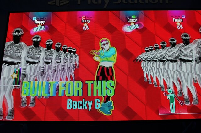 【G-STAR 2014】SCEブースステージで、何故か人間テトリスが行われる