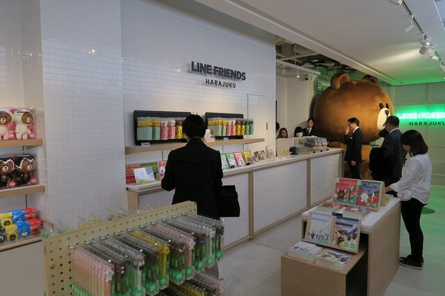 LINEファンの聖地!? 13日オープンの原宿「LINE FRIENDS STORE」をブラウン好きの編集長がチェック！