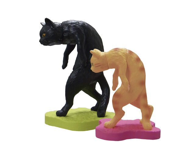 猫背すぎるネコのフィギュア第2弾「猫背2」がガシャポンで発売中、さまざまな猫背が全12種類