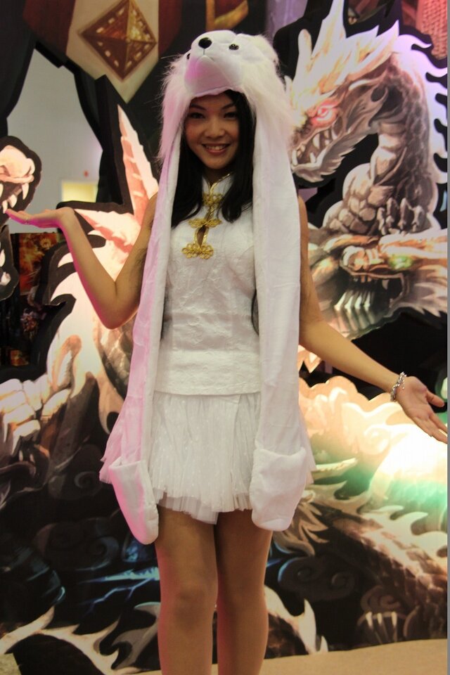 【台北ゲームショウ2015】まずは美人揃いのコンパニオンさんを紹介します！『ゴッドイーター』『FF零式』など