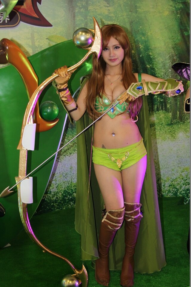 【台北ゲームショウ2015】まずは美人揃いのコンパニオンさんを紹介します！『ゴッドイーター』『FF零式』など