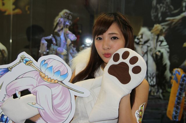 【台北ゲームショウ2015】二日目も元気にゲームを紹介してくれたコンパニオンさん写真集