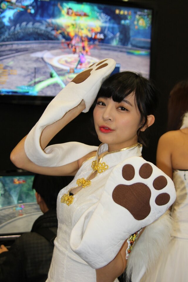 【台北ゲームショウ2015】二日目も元気にゲームを紹介してくれたコンパニオンさん写真集