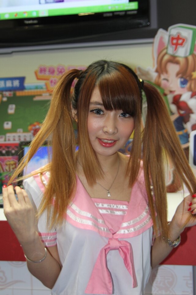 【台北ゲームショウ2015】二日目も元気にゲームを紹介してくれたコンパニオンさん写真集