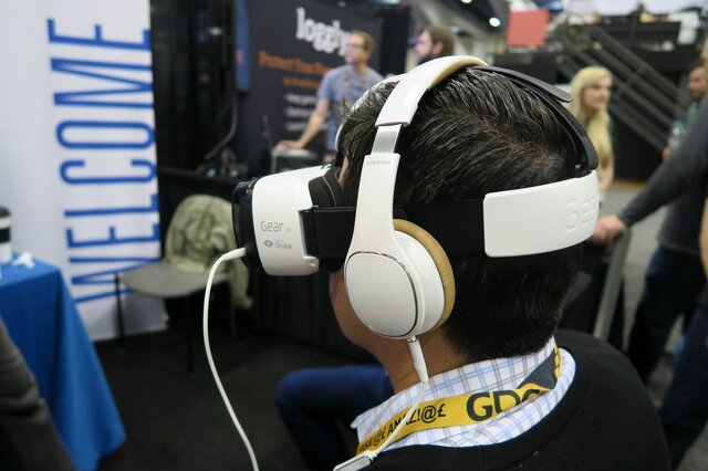 【GDC 2015】モバイルVRの可能性を体験、サムスンとOculusが開発した「GearVR」