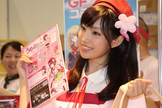 【コミケ88】企業ブースも頑張ってます！どどーんっと大放出 ー コンパニオン写真集2015