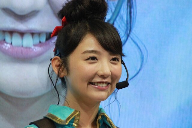 【TGS2015】おのののかさんがヒロインの衣装で登場!『ベーモンキングダム』で対戦&尻相撲対決