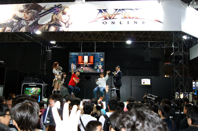 【TGS2015】マックスむらいさんも参加した『アヴァベルオンライン』レイドボスに挑むイベントステージ！