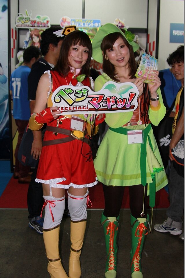 【TGS2015】熱気あふれる一般公開日初日、熱さを吹き飛ばしてくれる美女たちを紹介