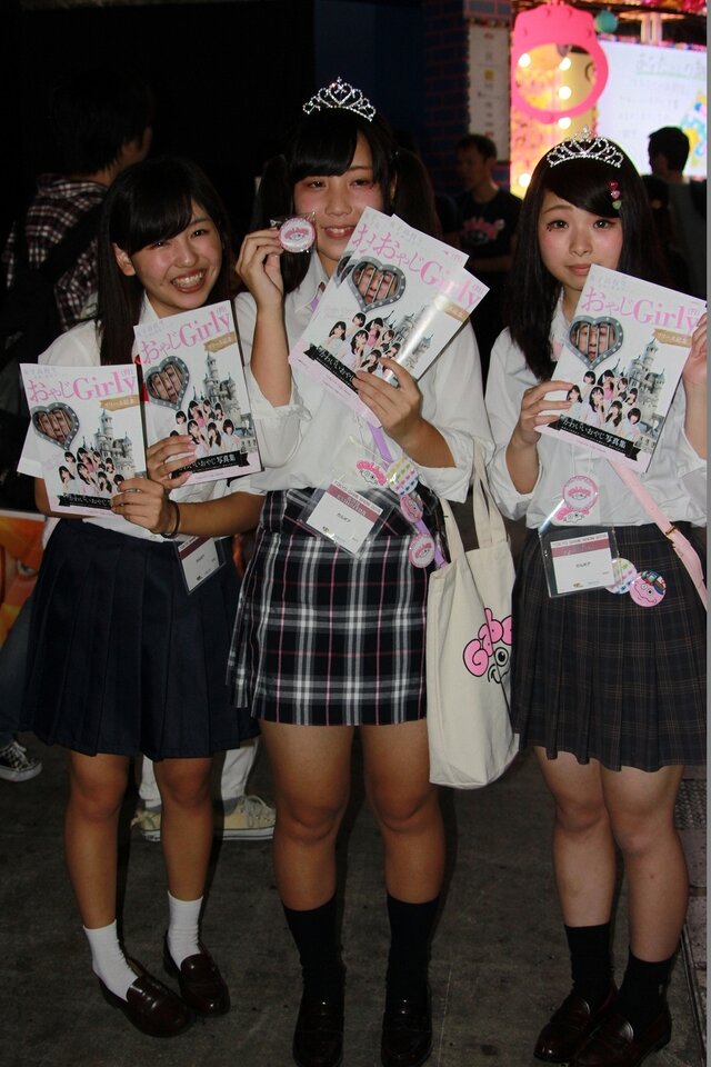 【TGS2015】熱気あふれる一般公開日初日、熱さを吹き飛ばしてくれる美女たちを紹介