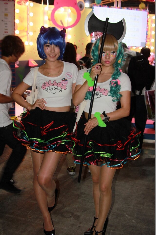 【TGS2015】熱気あふれる一般公開日初日、熱さを吹き飛ばしてくれる美女たちを紹介