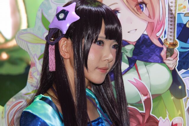 【TGS2015】熱気あふれる一般公開日初日、熱さを吹き飛ばしてくれる美女たちを紹介