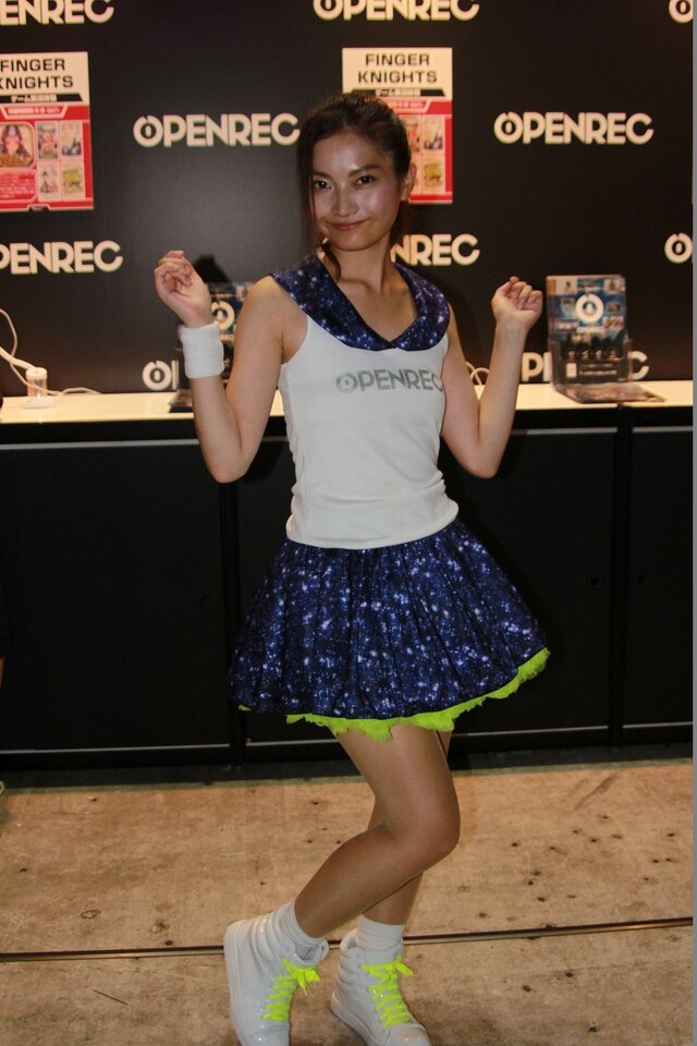 【TGS2015】熱気あふれる一般公開日初日、熱さを吹き飛ばしてくれる美女たちを紹介