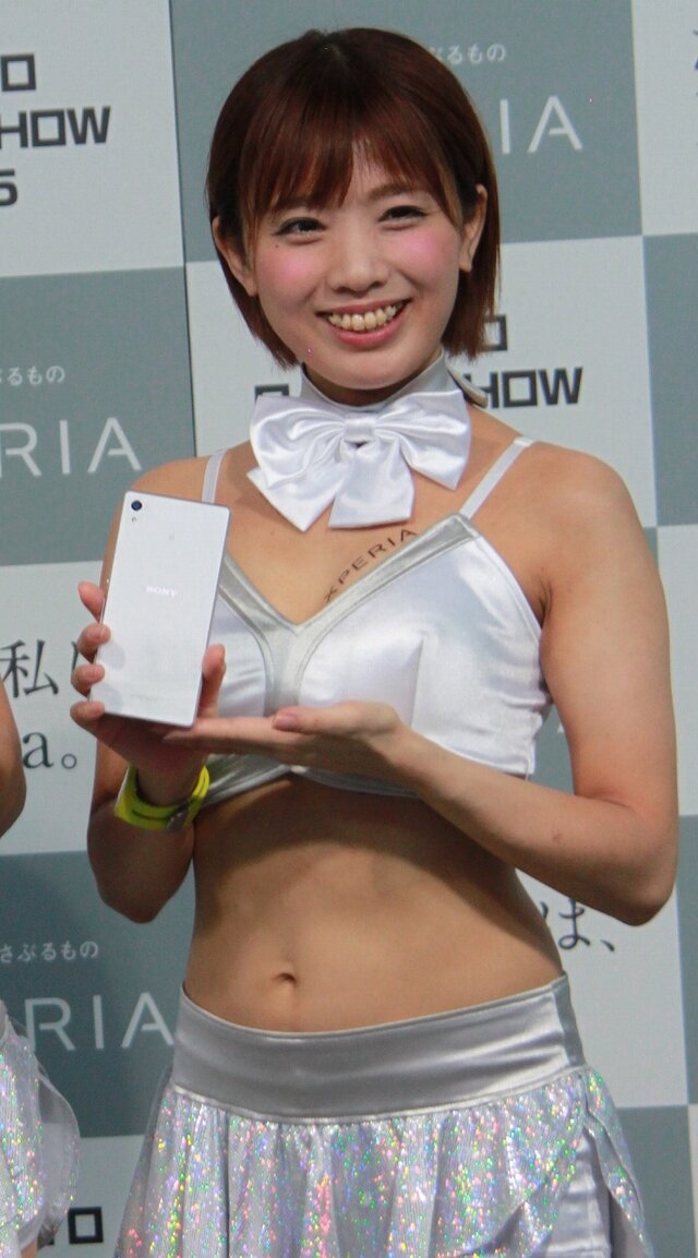 【TGS2015】熱気あふれる一般公開日初日、熱さを吹き飛ばしてくれる美女たちを紹介