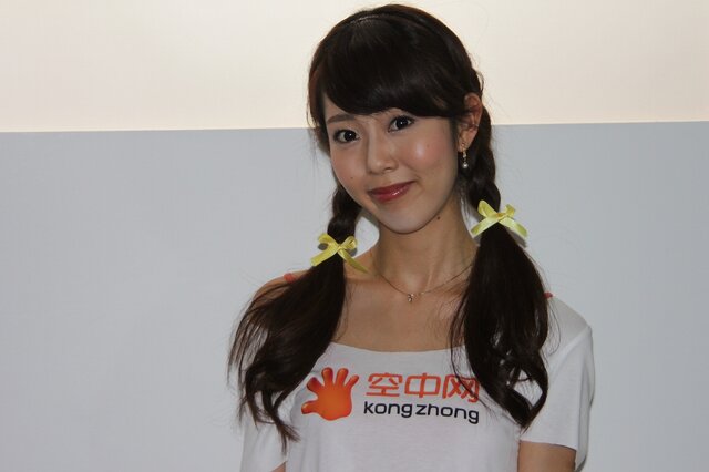 【TGS2015】熱気あふれる一般公開日初日、熱さを吹き飛ばしてくれる美女たちを紹介