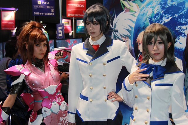 【TGS2015】熱気あふれる一般公開日初日、熱さを吹き飛ばしてくれる美女たちを紹介