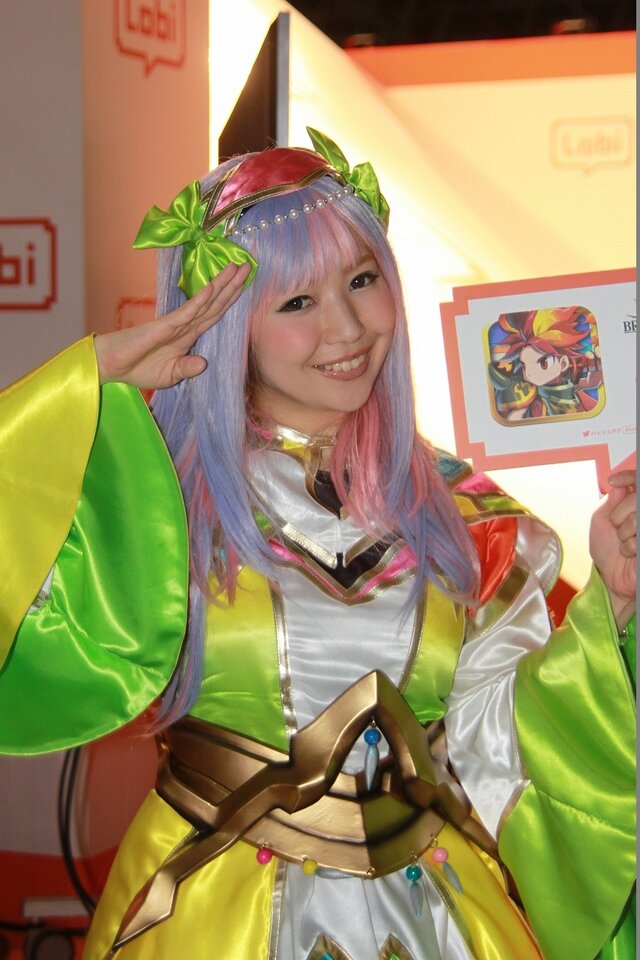 【TGS2015】熱気あふれる一般公開日初日、熱さを吹き飛ばしてくれる美女たちを紹介